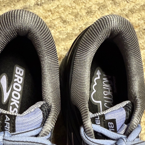 BROOKS Ariel 18 Women’s Running Shoes Size 7.5 Wide Gray Lavender 1202711D039 - Picture 2 of 10